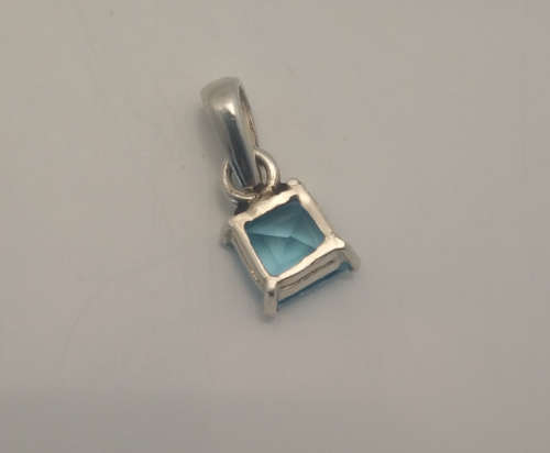 925 Silver Topaz Pendant - NEW