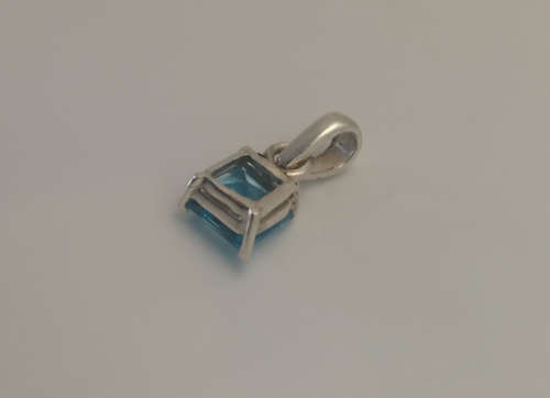 925 Silver Topaz Pendant - NEW