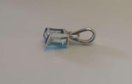 925 Silver Topaz Pendant - NEW