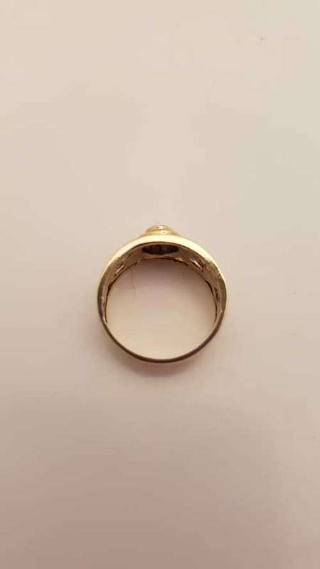 9ct Solid gold diamond ring - Pre-owned