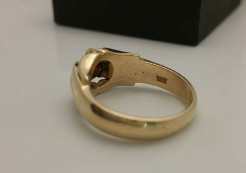 9ct Solid Gold Garnet Ring -1989 Sheffield- Unisex- Pre-owned