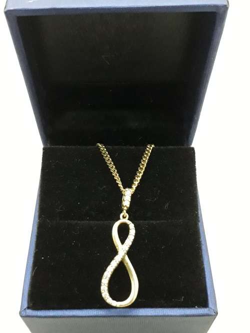 9ct SOLID Gold Ladies chain and CZ Pendant - PRE-OWNED