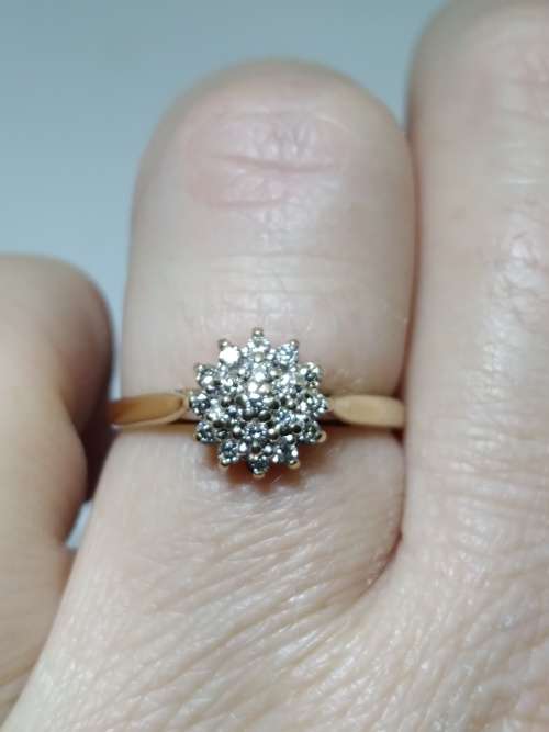 9ct Gold Diamond engagement ring - PRE=OWNED