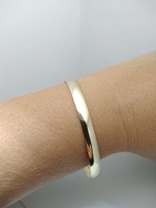 9ct Solid Gold Ladies bangle - PRE-OWNED
