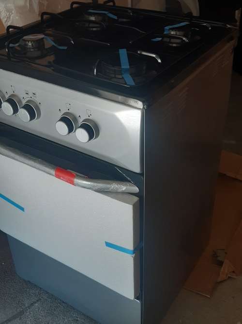 Brand new 4 Burner Gas Stove  with Gas Oven Damaged in Transit