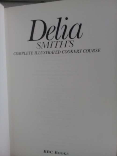 Delia Smith's Complete Illustrated Cookery Course (large edition - hardcover)