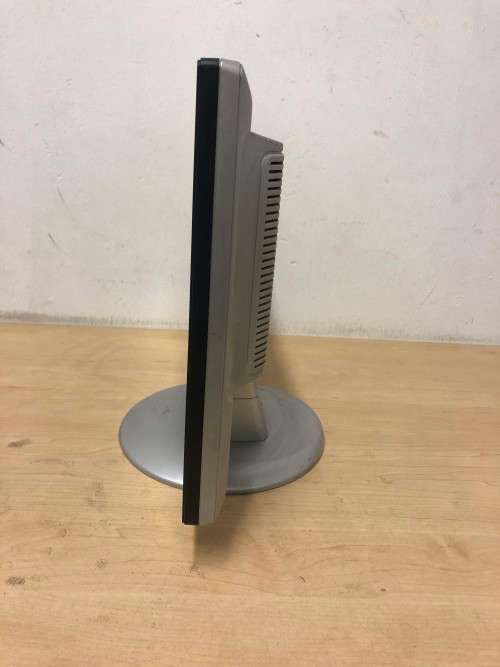 LCD HP Pavilion w17e LCD wide-screen with inbuit Speaker