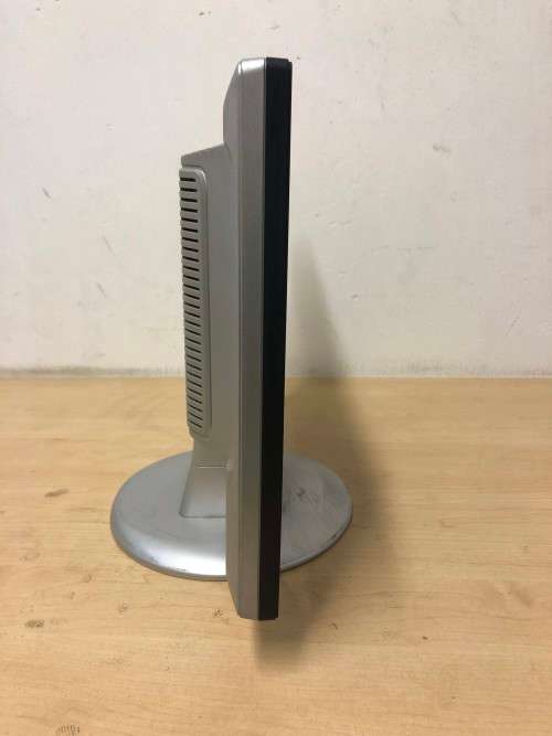 LCD HP Pavilion w17e LCD wide-screen with inbuit Speaker