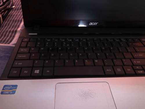 Acer Aspire E1 series - 15.6 - Core i3 2350M - 4 GB RAM - 500 GB HDD