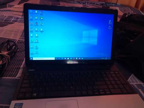 Acer Aspire E1 series - 15.6 - Core i3 2350M - 4 GB RAM - 500 GB HDD