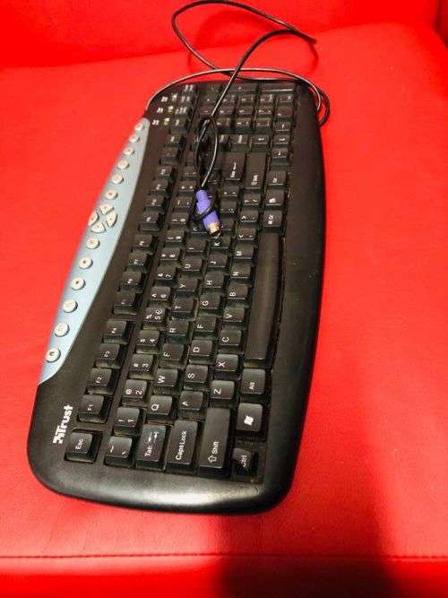 Trust PS/2 full Keyboard