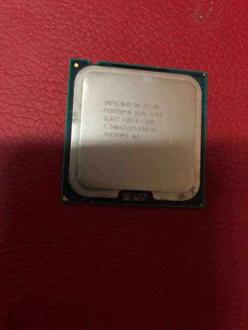 Intel Dual-Core E5200 Processor, 2.5 GHz, 2M L2 Cache, 800MHz FSB, LGA775