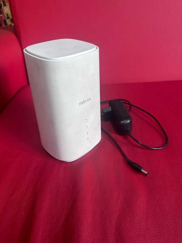 5G rain router (not sure if it is compatible with other SIM cards)