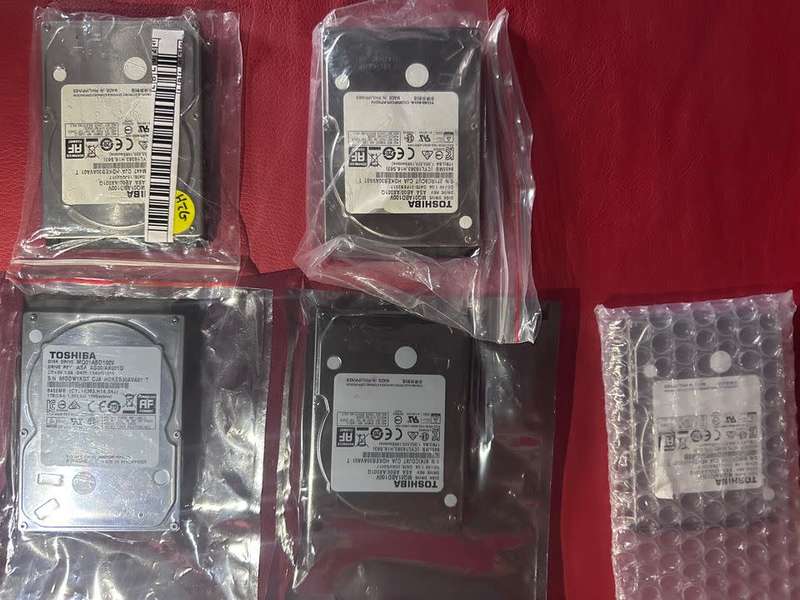 Toshiba 1TB 2.5 5400RPM Internal Hard Disk Drive in Excellent condition)