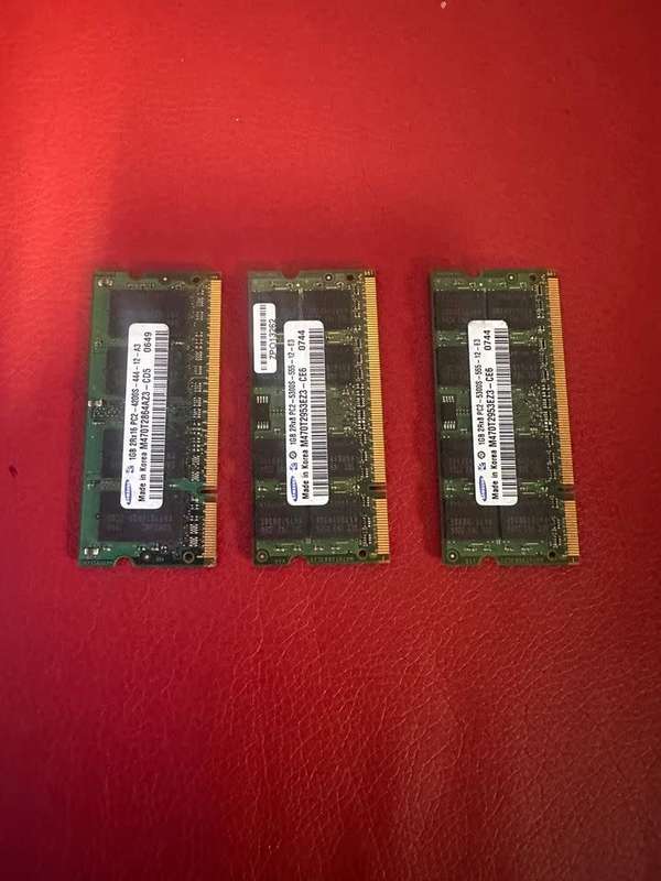 Samsung 1GB DDR2 RAM PC2-6400 200-pin Laptop SODIMM