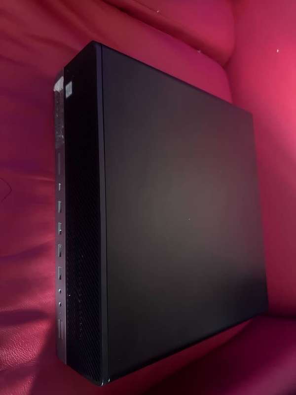 HP EliteDesk 800 G3 SFF Intel i3 6th Gen 8GB 500GB Hard drive Win 10 Pro