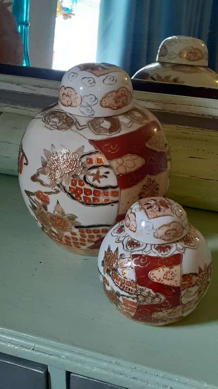 Set of 2 Imari Ginger Jars in Gold Brown and Cream