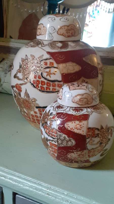 Set of 2 Imari Ginger Jars in Gold Brown and Cream