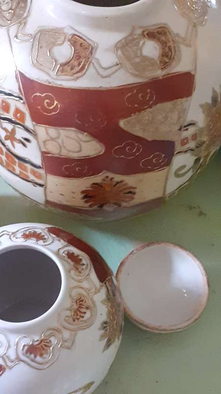 Set of 2 Imari Ginger Jars in Gold Brown and Cream