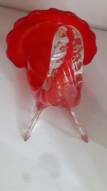 Beautifull 23cm H, Italian Shell Shaped Vase Red shades