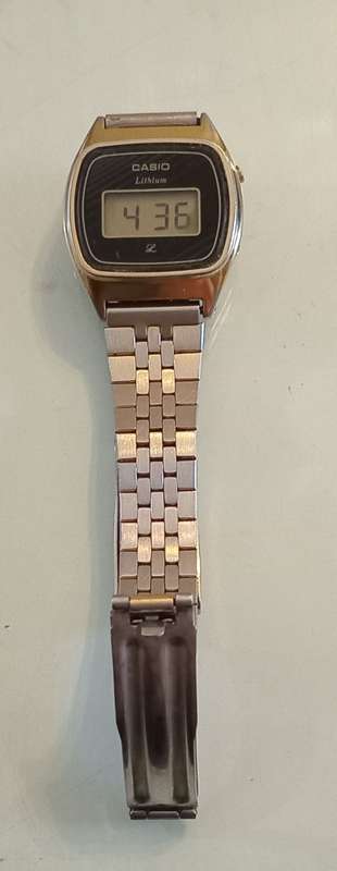 Vintage CASIO LITHIUM WATCH-100% working