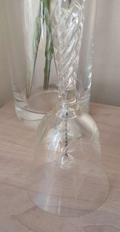 Beautiful Crystal Dinner Bell with Grain Detail