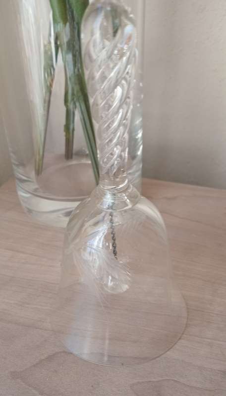 Beautiful Crystal Dinner Bell with Grain Detail