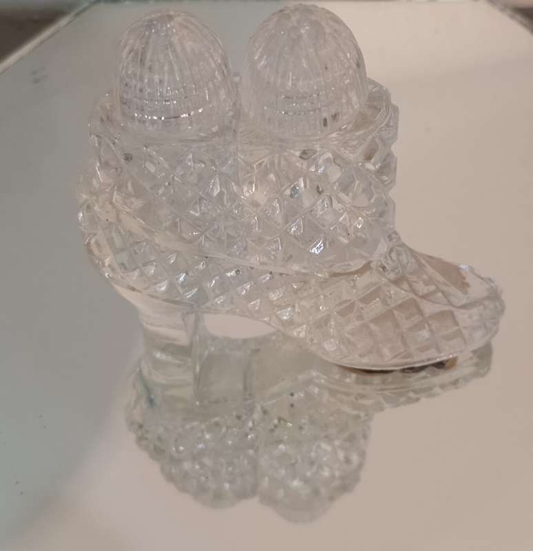 Rare Westmore Crystal Slipper with removable Salt and Pepper set