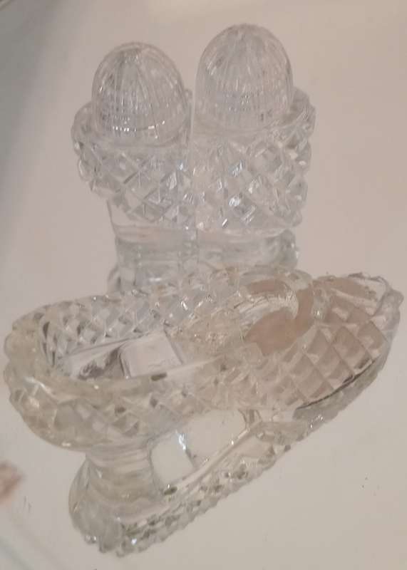 Rare Westmore Crystal Slipper with removable Salt and Pepper set