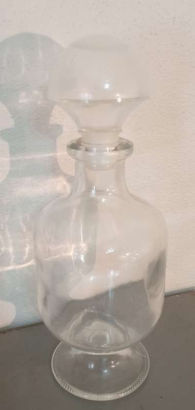 Vintage Glass decanter with stopper(bubble bath)