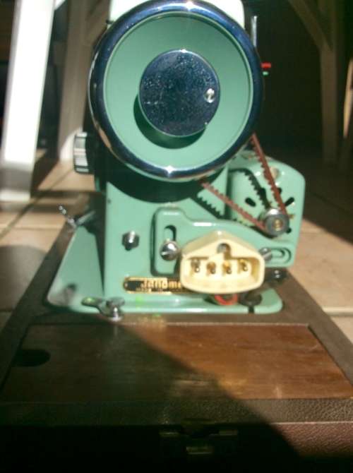 VINTAGE JANOME SEWING MACHINE. Model 576