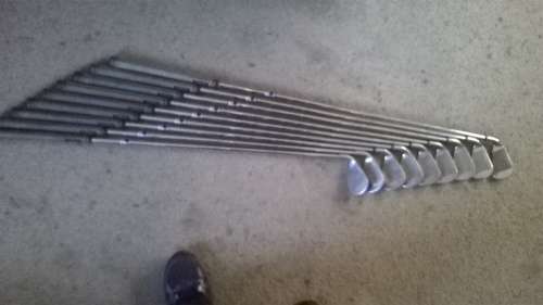 GOLF CLUBS CALLAWAY X18`S SET OF 9 IRONS