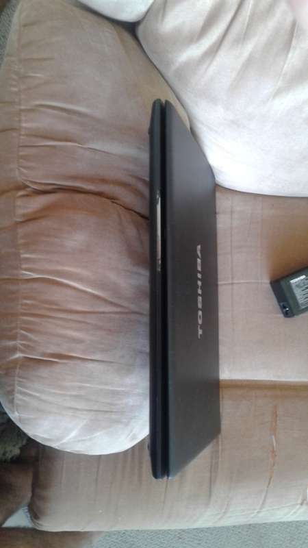 Toshiba Tecra R950-15.6"-Core i7 @ 3.0-3.7GHZ 8gb Ram 500 GB HDD-AMD Dedicated(Total graphics 2.4gb)