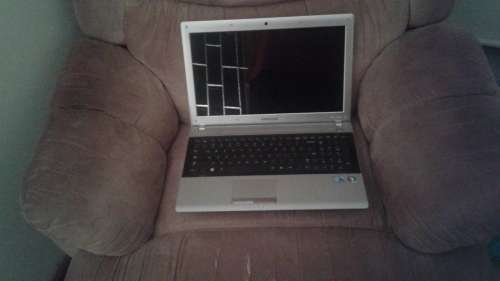 SamsungRV511-15.6 laptop Intel Core i5-480M@2.70GHz 4GB RAM, 618GB 1.7GB Graphics+Speakers Very Loud