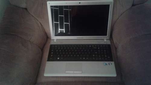 SamsungRV511-15.6 laptop Intel Core i5-480M@2.70GHz 4GB RAM, 618GB 1.7GB Graphics+Speakers Very Loud