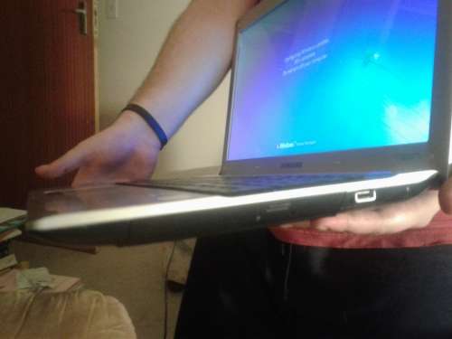 SamsungRV511-15.6 laptop Intel Core i5-480M@2.70GHz 4GB RAM, 618GB 1.7GB Graphics+Speakers Very Loud