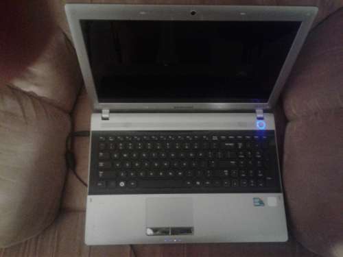 SamsungRV511-15.6 laptop Intel Core i5-480M@2.70GHz 4GB RAM, 618GB 1.7GB Graphics+Speakers Very Loud