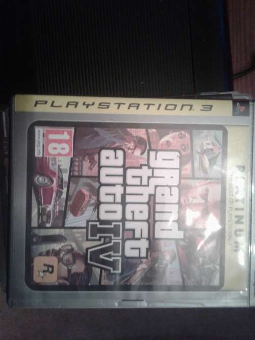 Playstation 3 500gb slim  2 wireless  controllers , 12 games pack and hdmi cable