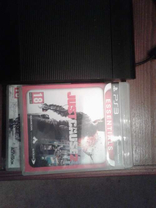 Playstation 3 500gb slim  2 wireless  controllers , 12 games pack and hdmi cable