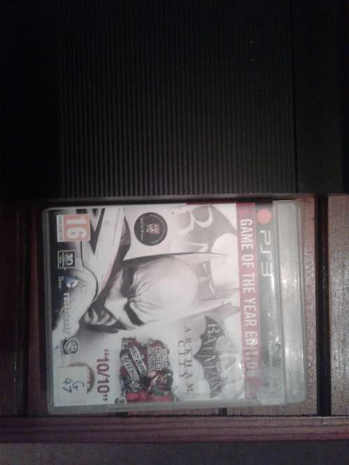 Playstation 3 500gb slim  2 wireless  controllers , 12 games pack and hdmi cable