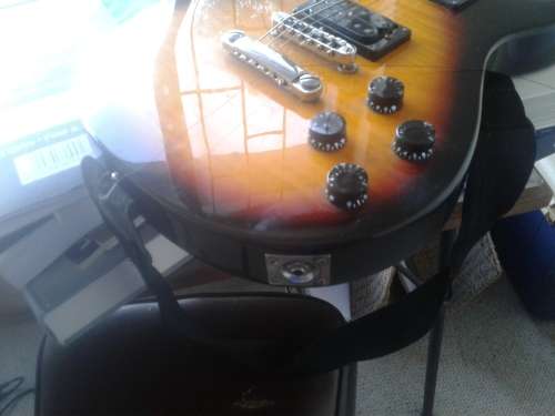 Washburn Win 14  Electric Guitar