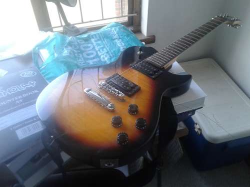 Washburn Win 14  Electric Guitar