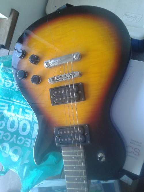Washburn Win 14  Electric Guitar