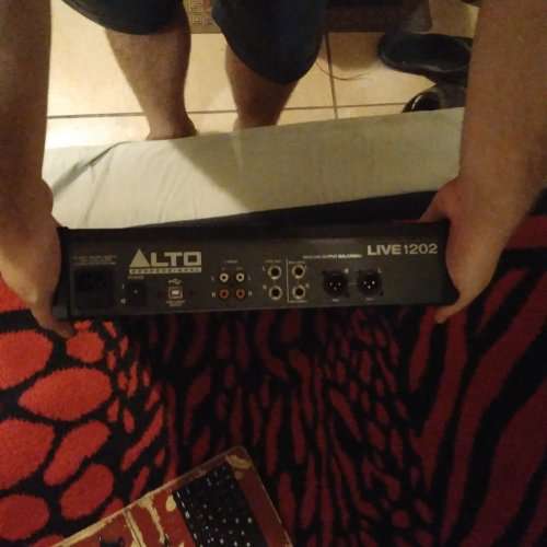 ALTO LIVE 1202 PROFESSIONAL LIVE 12-CHANNEL/2-BUS MIXER