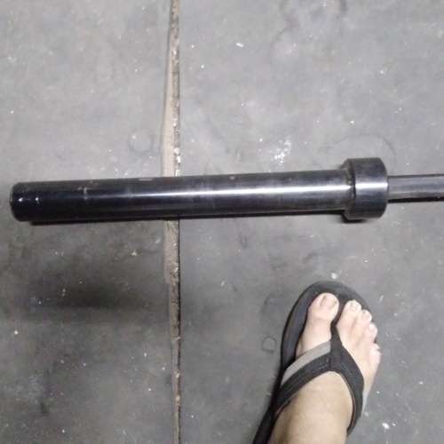 Powercore 6.0 Olympic Barbell 20kg (black) comes with 2 Collars (Silver) Only R30 Shipping