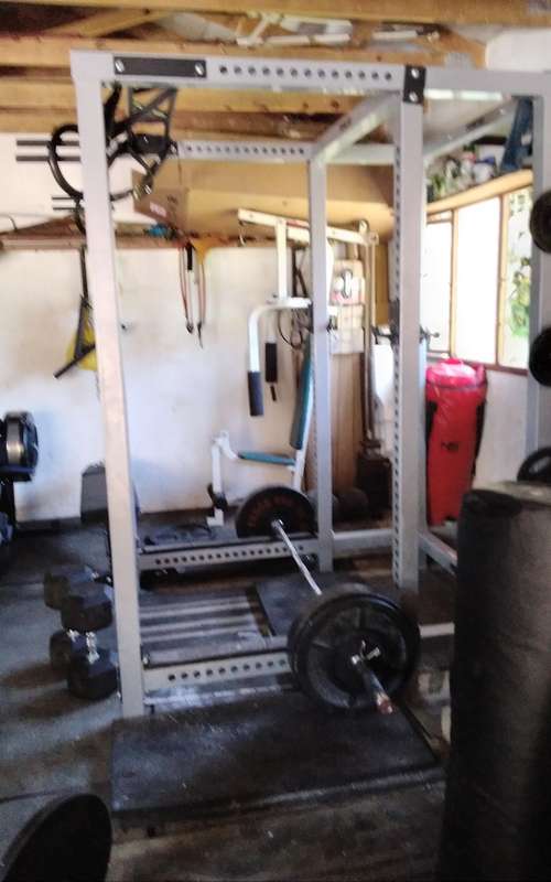 HEAVY DUTY Force USA Commercial Power Rack 455kg Weight Rating with Many Features Accessories, Beast