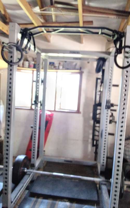 HEAVY DUTY Force USA Commercial Power Rack 455kg Weight Rating with Many Features Accessories, Beast