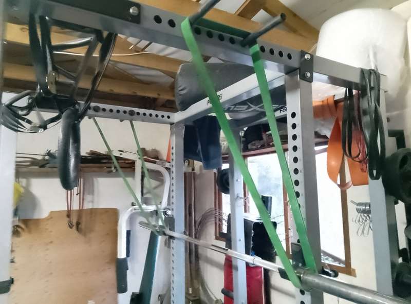 HEAVY DUTY Force USA Commercial Power Rack 455kg Weight Rating with Many Features Accessories, Beast