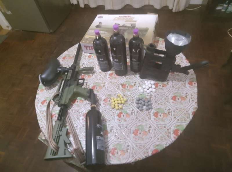 Tippmann Chronus Tactical PaintballGun,Solid Ammo,Co2 tanks, Co2 onoff switch and other accessories