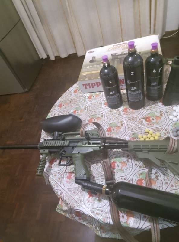 Tippmann Chronus Tactical PaintballGun,Solid Ammo,Co2 tanks, Co2 onoff switch and other accessories